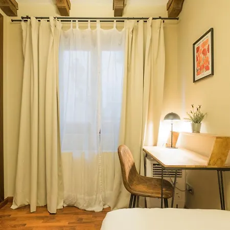 A Un Paso De La Catedral Toledo