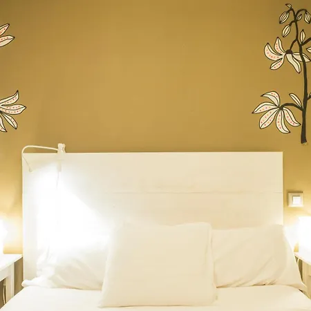 A Un Paso De La Catedral