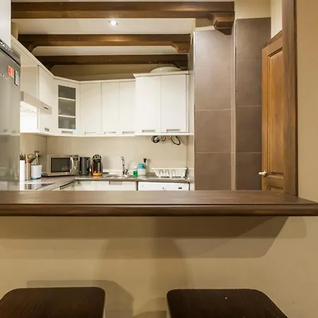 A Un Paso De La Catedral Toledo