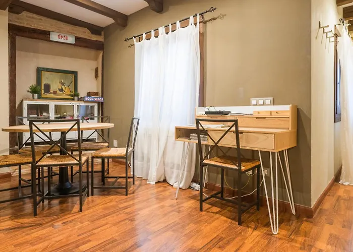 A Un Paso De La Catedral Toledo