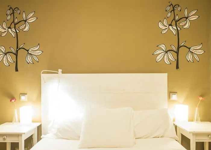 A Un Paso De La Catedral